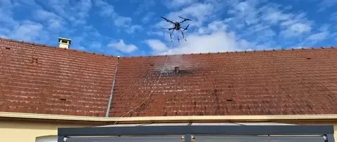 drone nettoyage toiture à Mur-de-Sologne - image 2